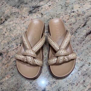 Eric Javitz Women's Neutral Tan Notti Design Cushiony Sandals Size 8.5
